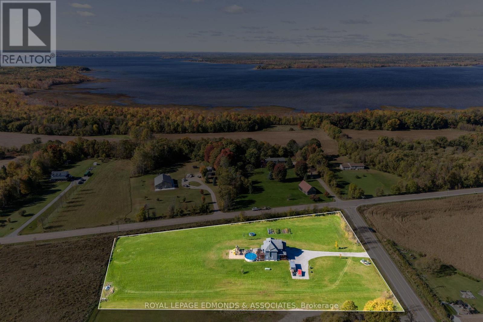 












2005 LOOKOUT ROAD

,
Whitewater Region,




Ontario
K0J2L0

