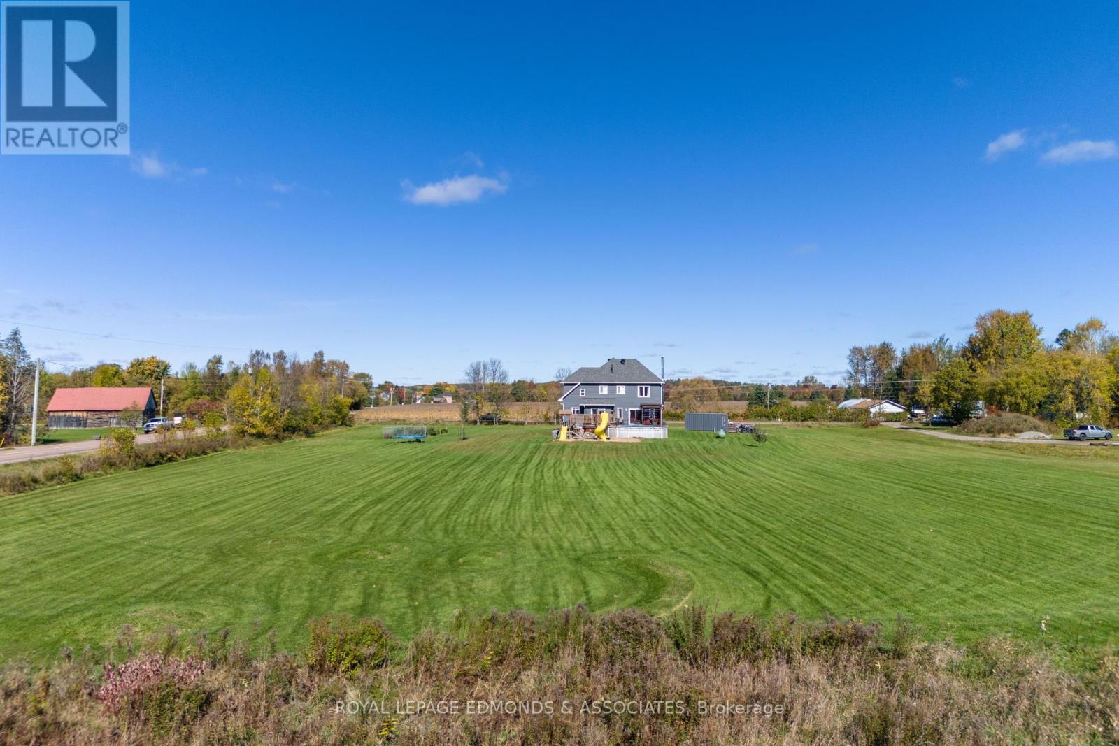 












2005 LOOKOUT ROAD

,
Whitewater Region,




Ontario
K0J2L0

