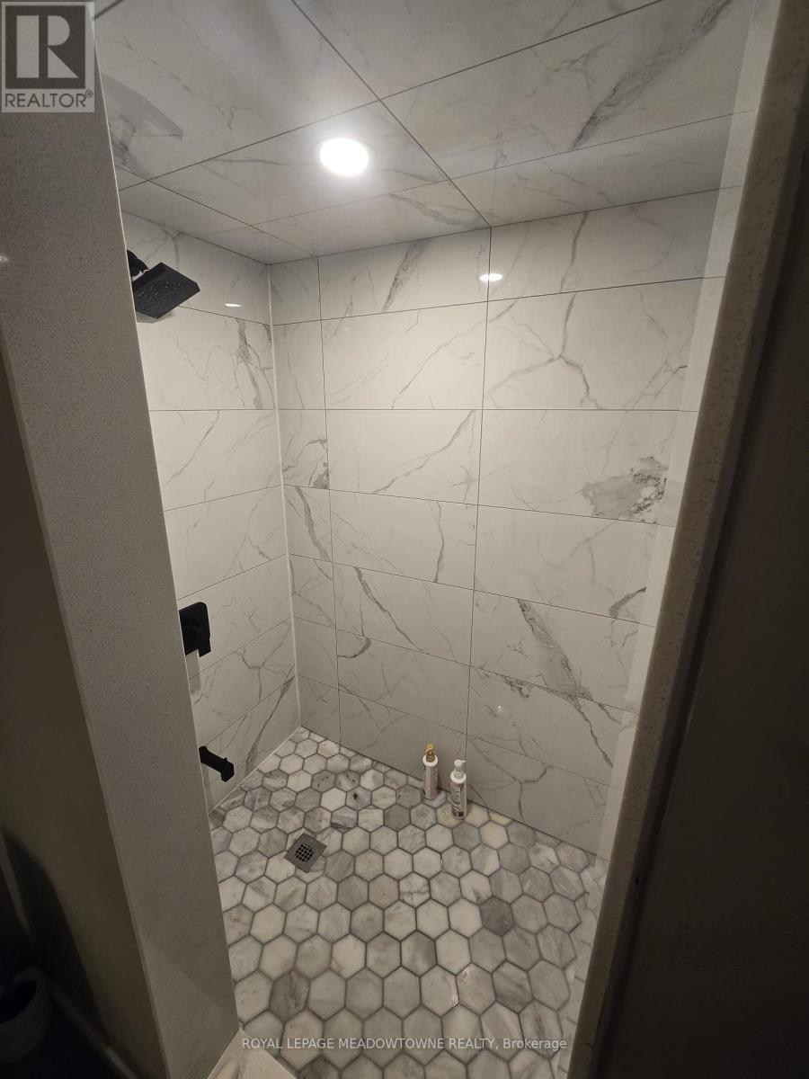 












BASEMENT - 28 AMANDA WALK

,
Cambridge,




Ontario
N3C4K8

