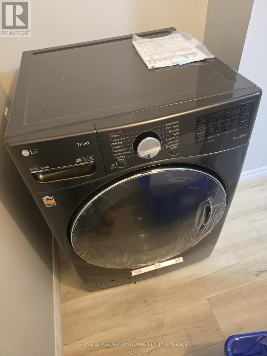 












BASEMENT - 28 AMANDA WALK

,
Cambridge,




Ontario
N3C4K8

