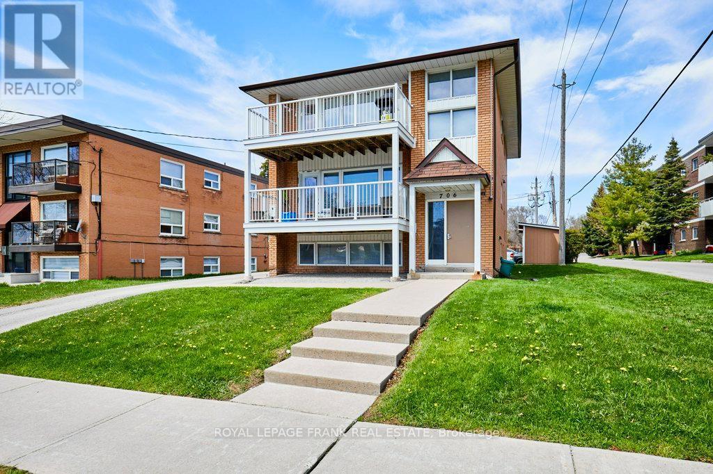 












706 DUNLOP STREET W

,
Whitby (Downtown Whitby),




Ontario
L1N1V5


