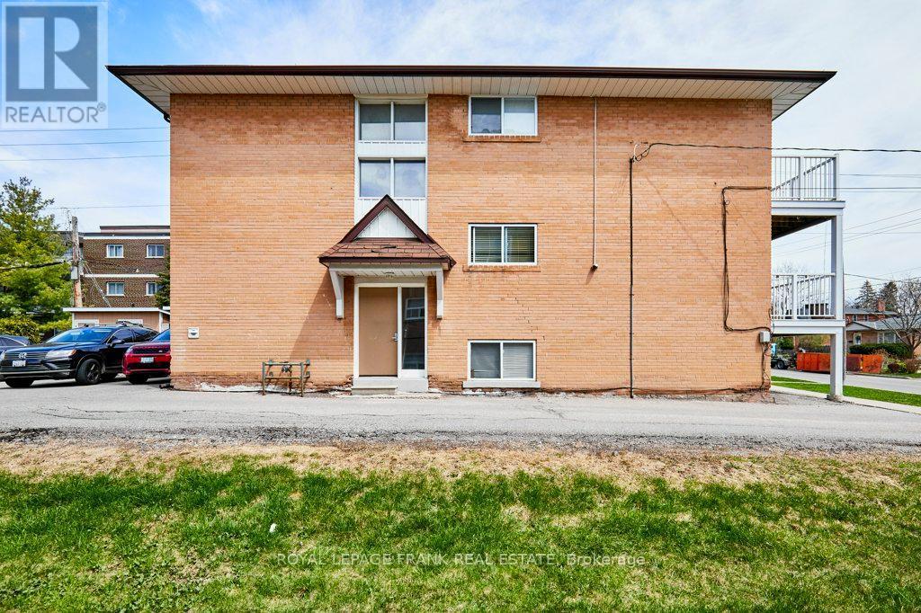 












706 DUNLOP STREET W

,
Whitby (Downtown Whitby),




Ontario
L1N1V5

