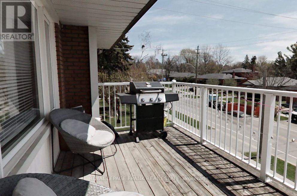 












706 DUNLOP STREET W

,
Whitby (Downtown Whitby),




Ontario
L1N1V5


