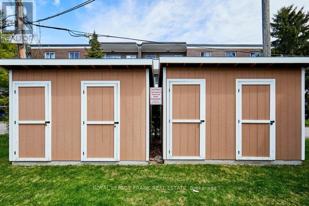 












706 DUNLOP STREET W

,
Whitby (Downtown Whitby),




Ontario
L1N1V5


