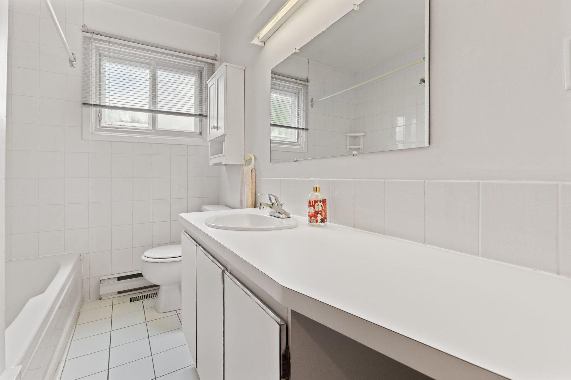 









17


Rue Eastern

,
Gatineau (Aylmer),




QC
J9H2L2

