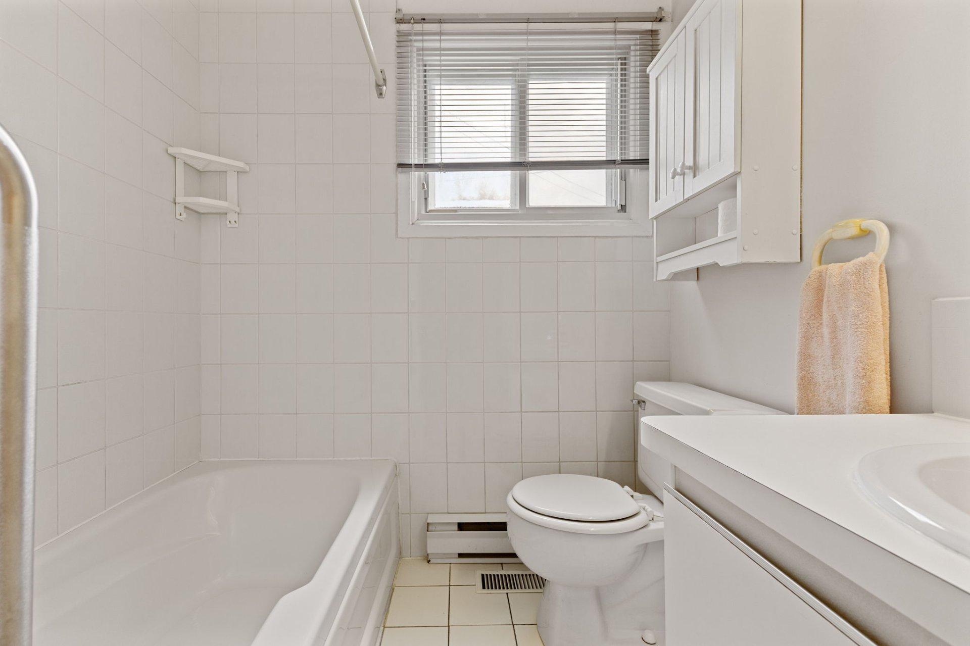 









17


Rue Eastern

,
Gatineau (Aylmer),




QC
J9H2L2

