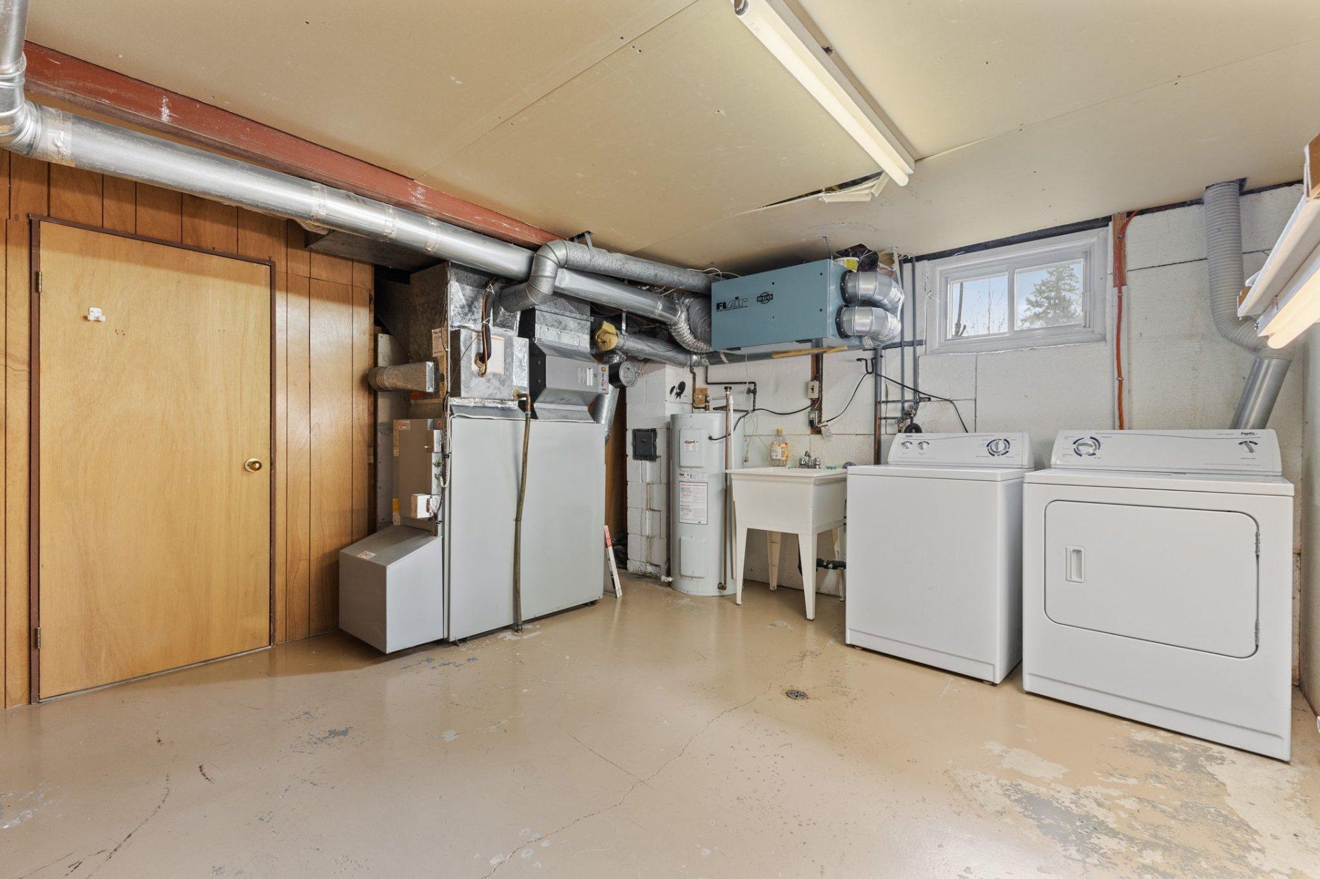 









17


Rue Eastern

,
Gatineau (Aylmer),




QC
J9H2L2

