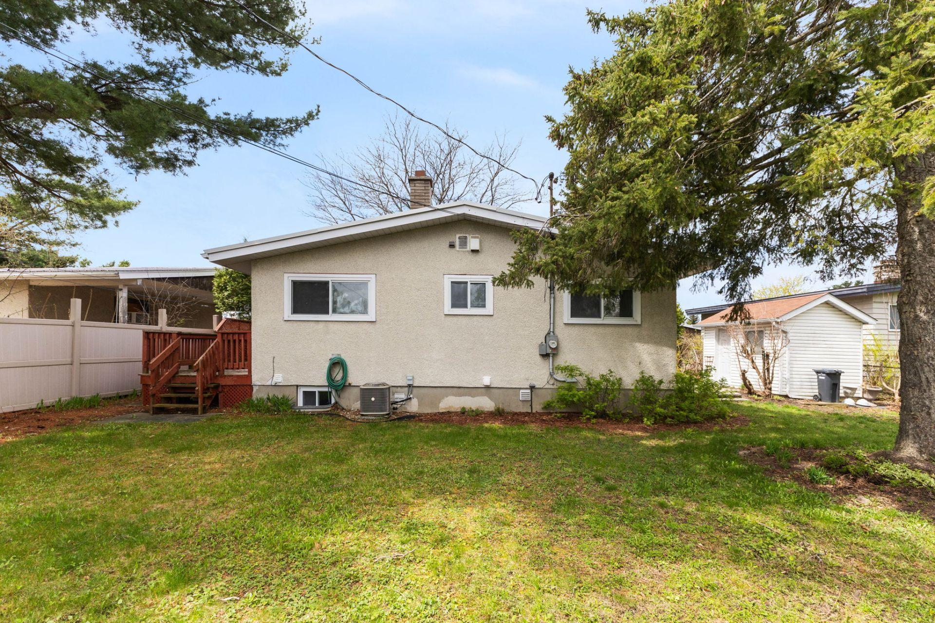 









17


Rue Eastern

,
Gatineau (Aylmer),




QC
J9H2L2


