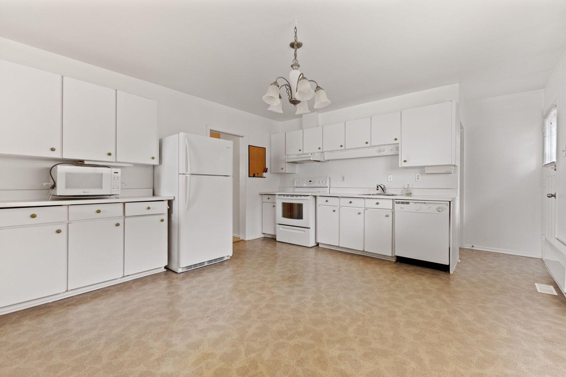 









17


Rue Eastern

,
Gatineau (Aylmer),




QC
J9H2L2

