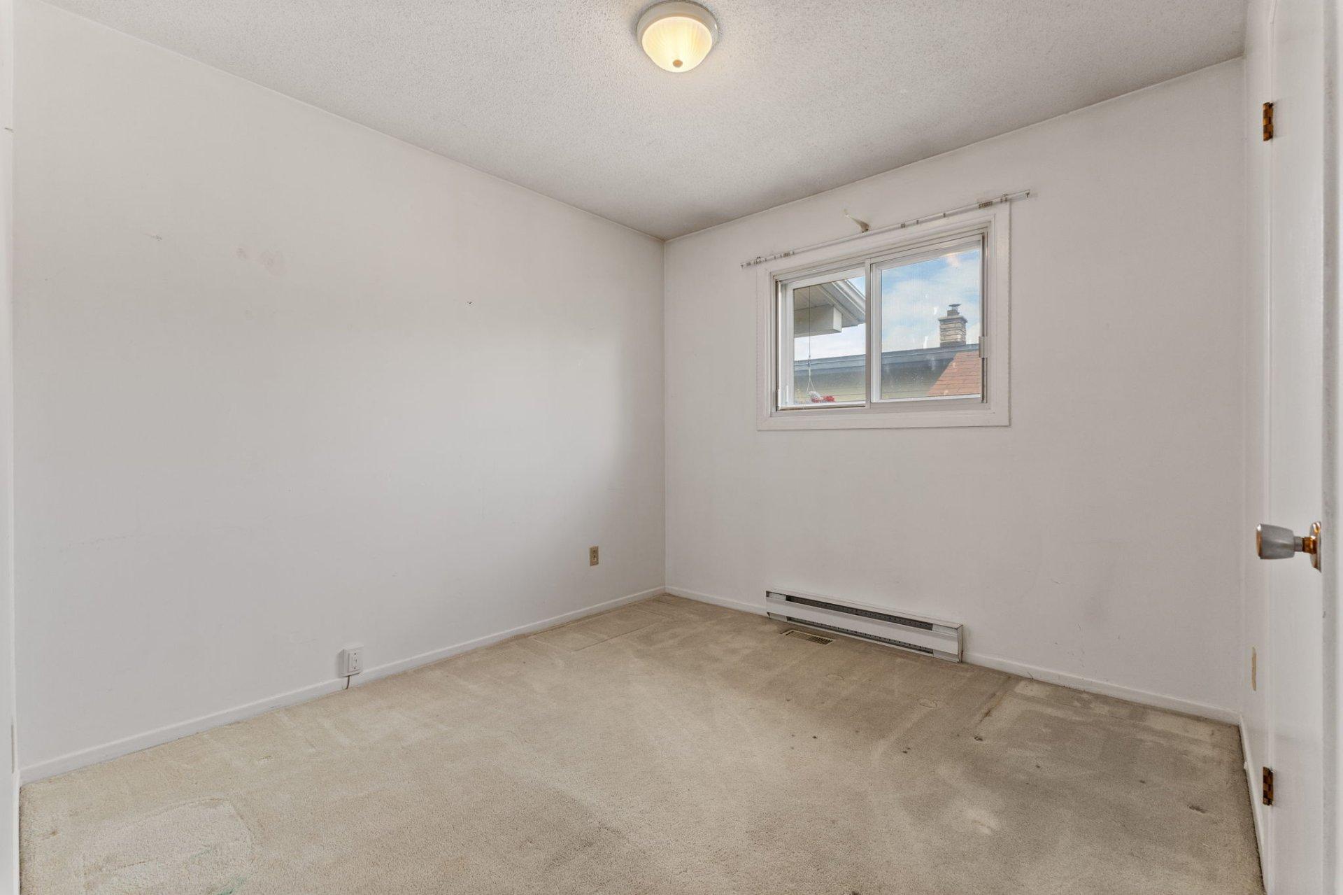 









17


Rue Eastern

,
Gatineau (Aylmer),




QC
J9H2L2

