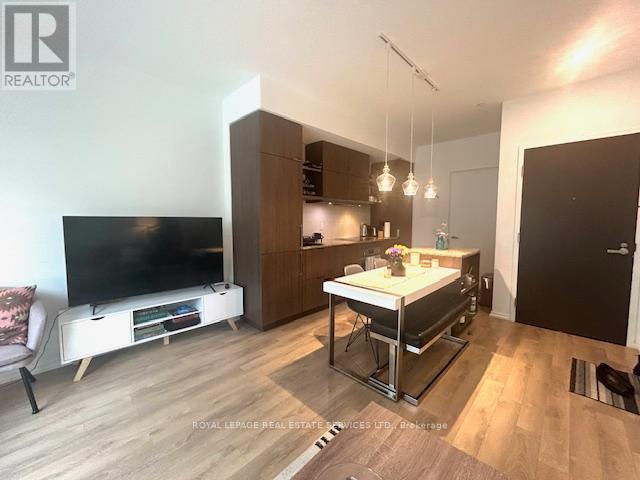 












1106 - 197 YONGE STREET

,
Toronto,




Ontario
M5B0C1

