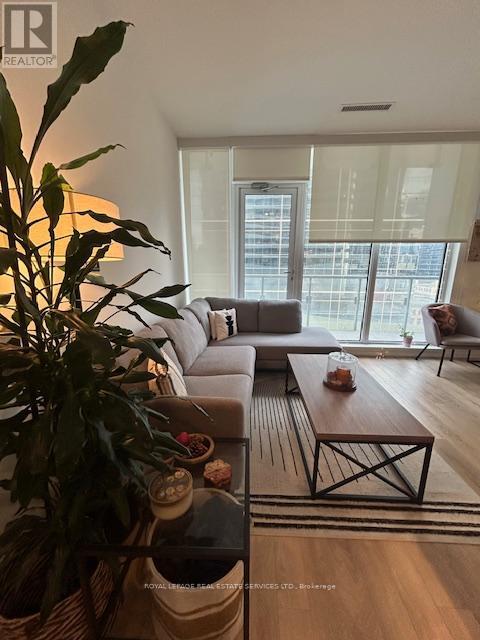 












1106 - 197 YONGE STREET

,
Toronto,




Ontario
M5B0C1

