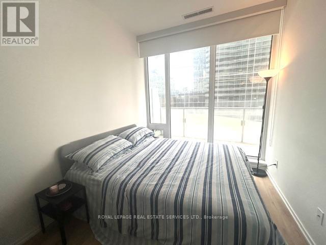 












1106 - 197 YONGE STREET

,
Toronto,




Ontario
M5B0C1

