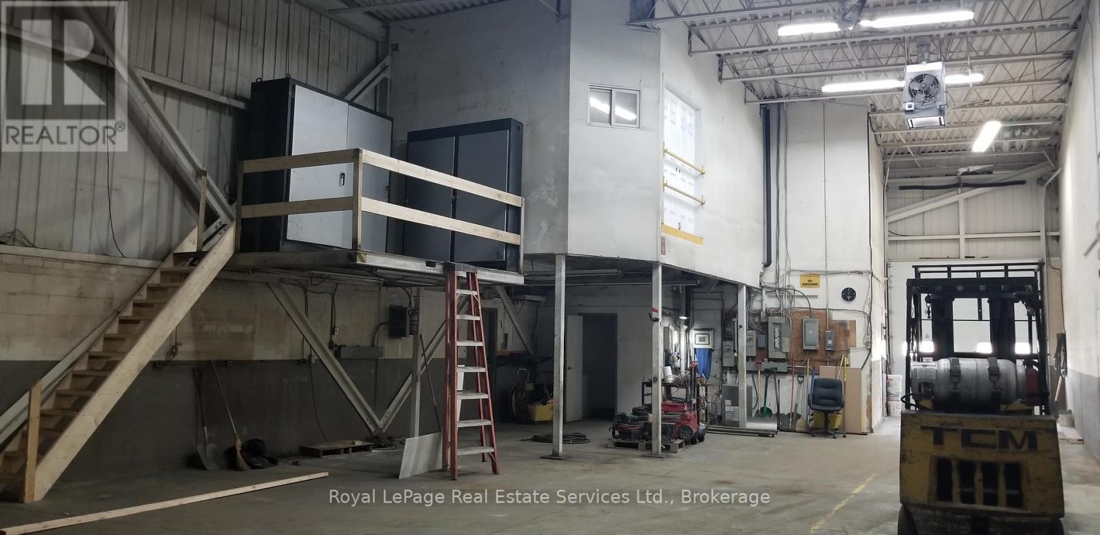 












6 - 2050 SPEERS ROAD

,
Oakville (QE Queen Elizabeth),




Ontario
L6L2X8

