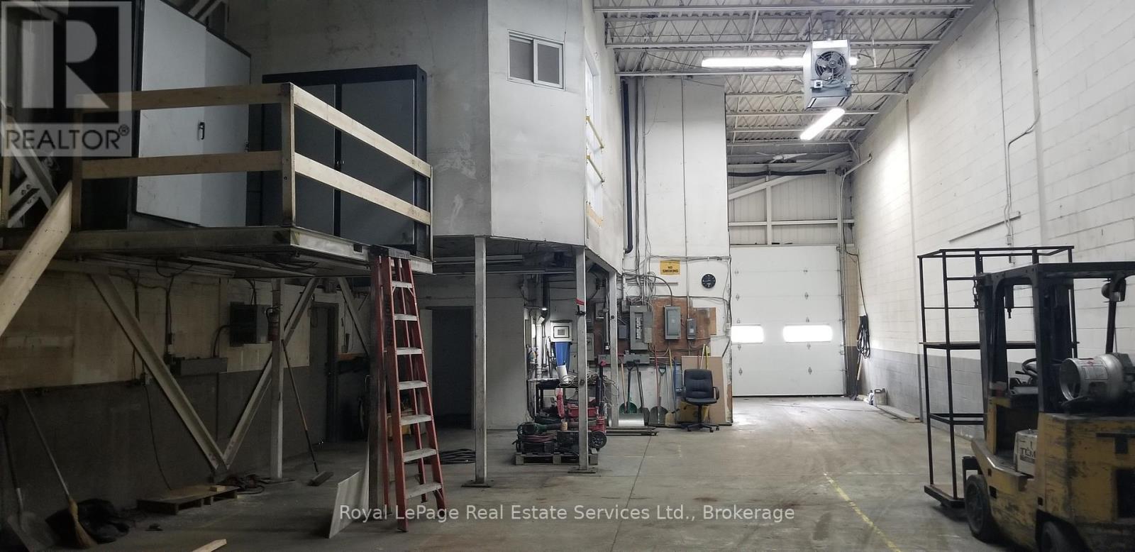 












6 - 2050 SPEERS ROAD

,
Oakville (QE Queen Elizabeth),




Ontario
L6L2X8

