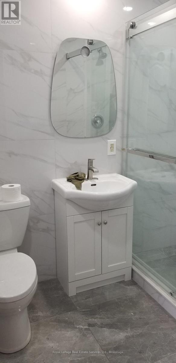 












6 - 2050 SPEERS ROAD

,
Oakville (QE Queen Elizabeth),




Ontario
L6L2X8


