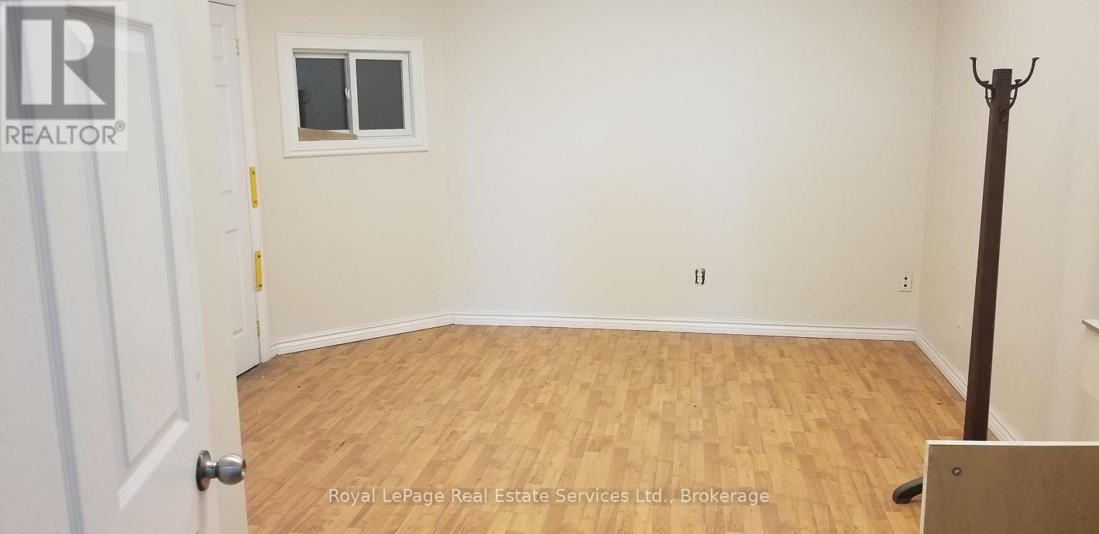 












6 - 2050 SPEERS ROAD

,
Oakville (QE Queen Elizabeth),




Ontario
L6L2X8

