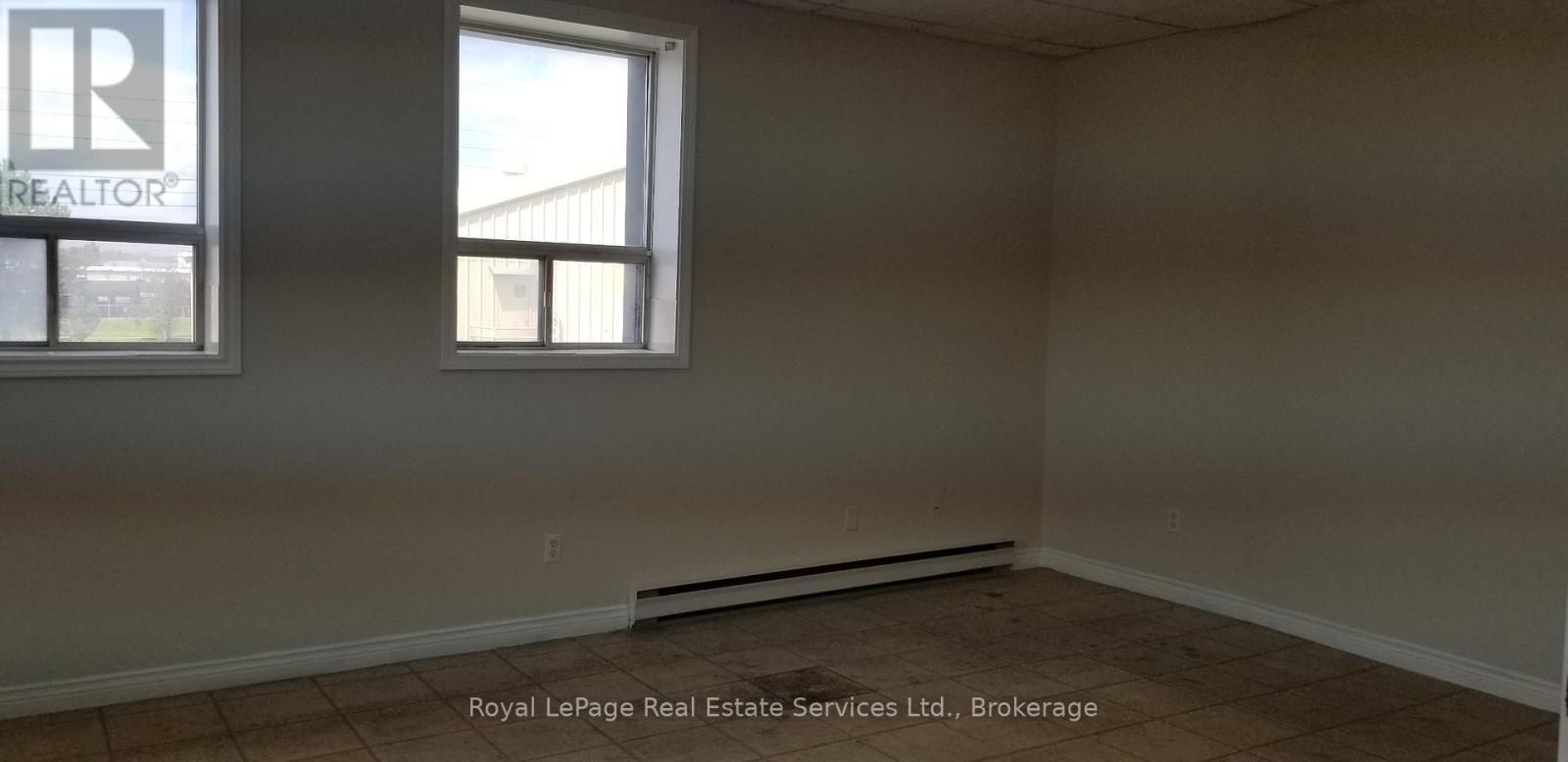 












6 - 2050 SPEERS ROAD

,
Oakville (QE Queen Elizabeth),




Ontario
L6L2X8

