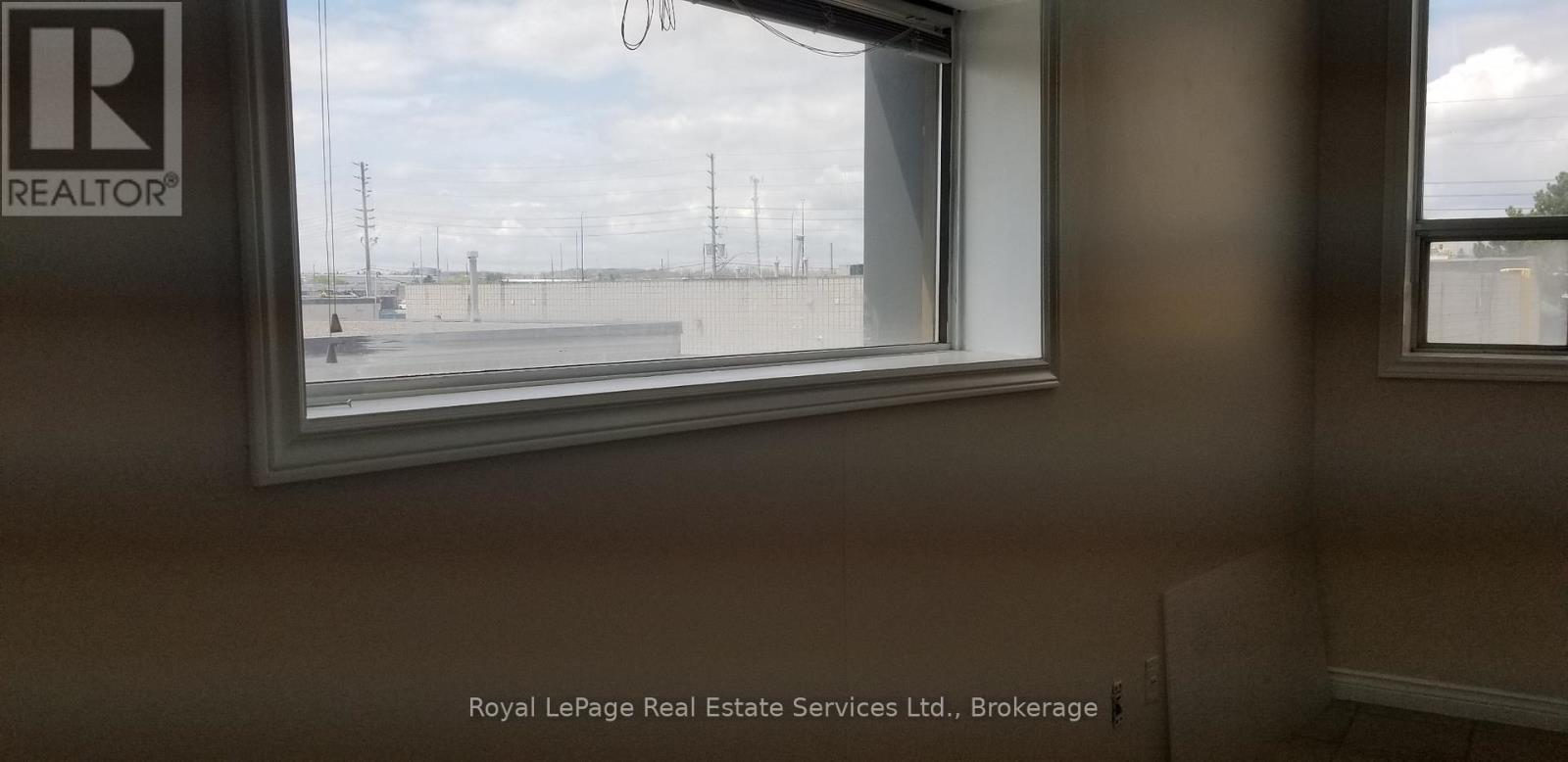 












6 - 2050 SPEERS ROAD

,
Oakville (QE Queen Elizabeth),




Ontario
L6L2X8

