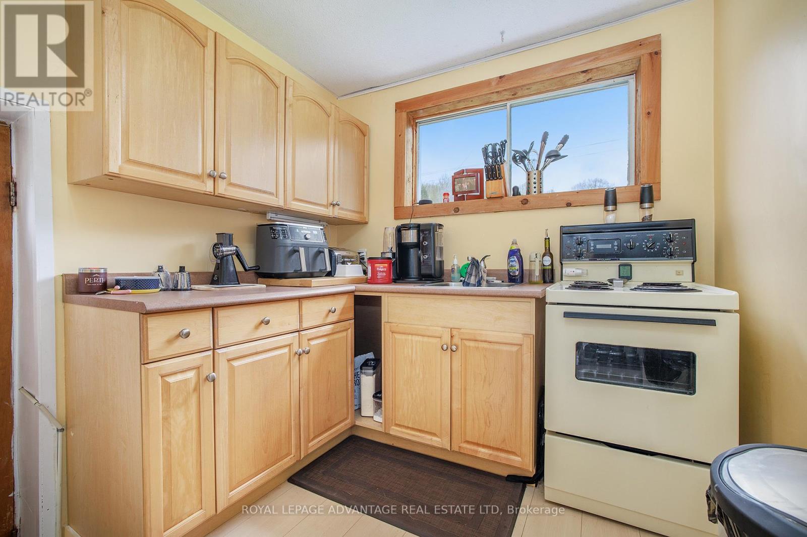 












2579 RIDEAU FERRY ROAD

,
Drummond/North Elmsley,




Ontario
K7H0G5


