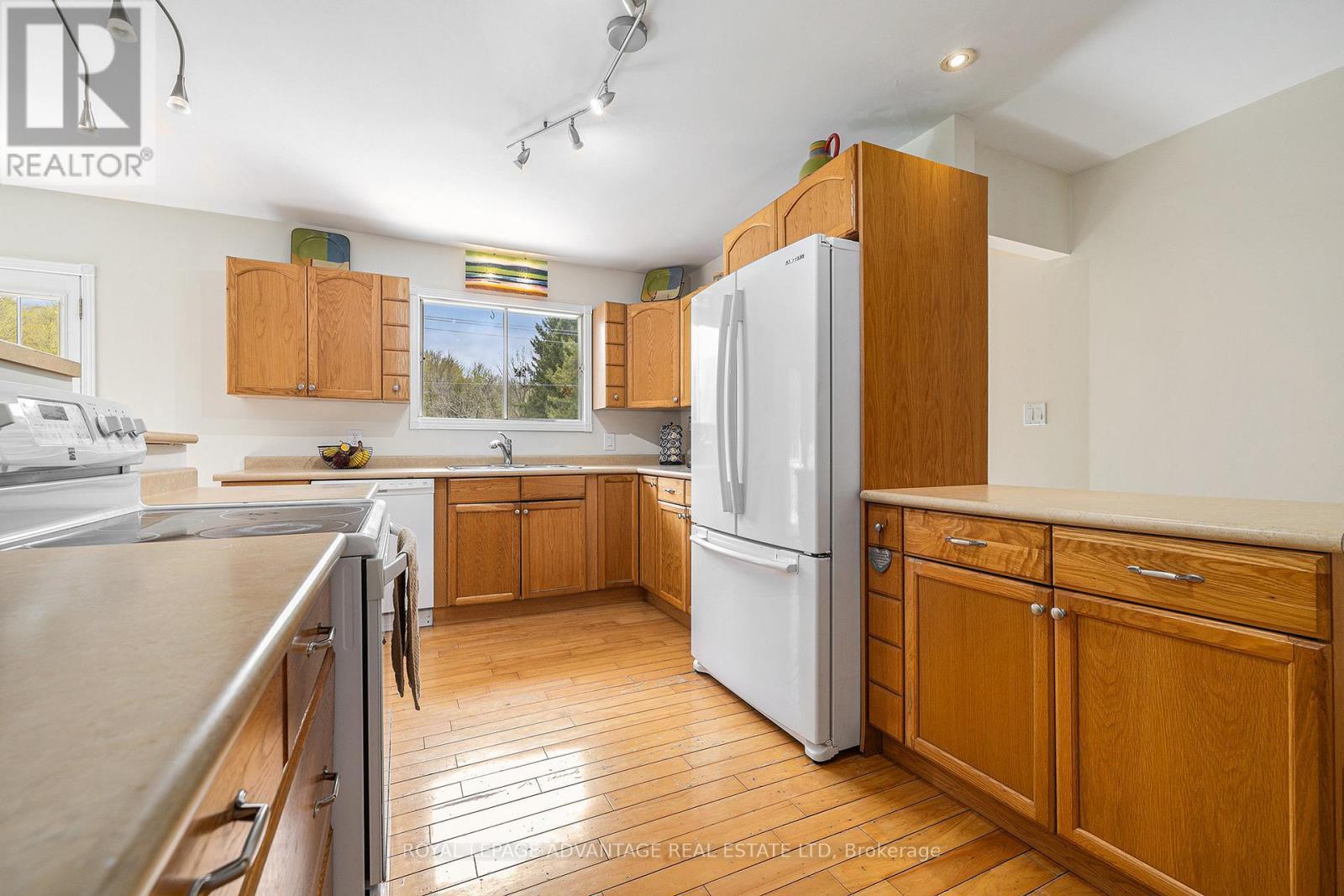 












2579 RIDEAU FERRY ROAD

,
Drummond/North Elmsley,




Ontario
K7H0G5

