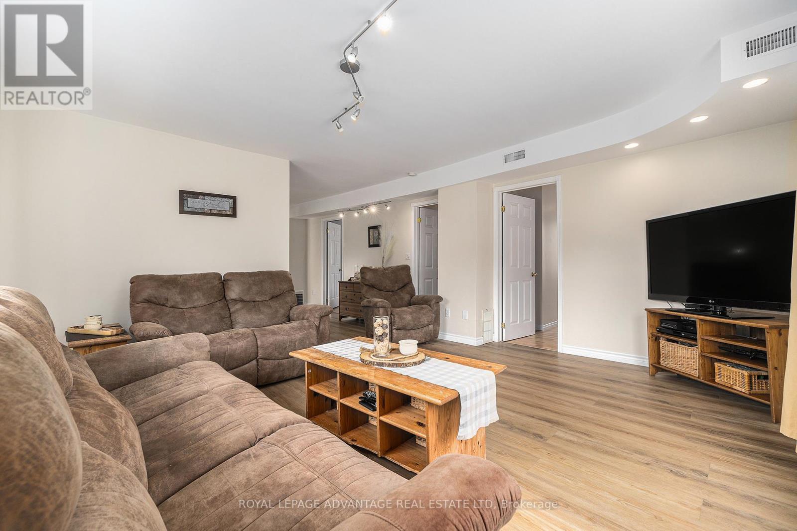 












2579 RIDEAU FERRY ROAD

,
Drummond/North Elmsley,




Ontario
K7H0G5

