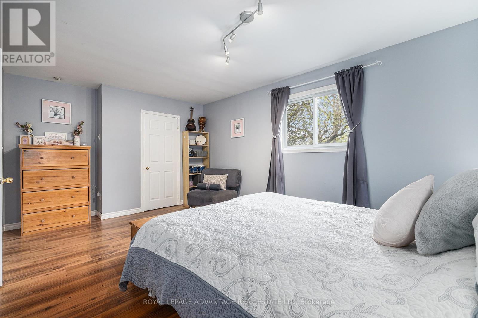 












2579 RIDEAU FERRY ROAD

,
Drummond/North Elmsley,




Ontario
K7H0G5

