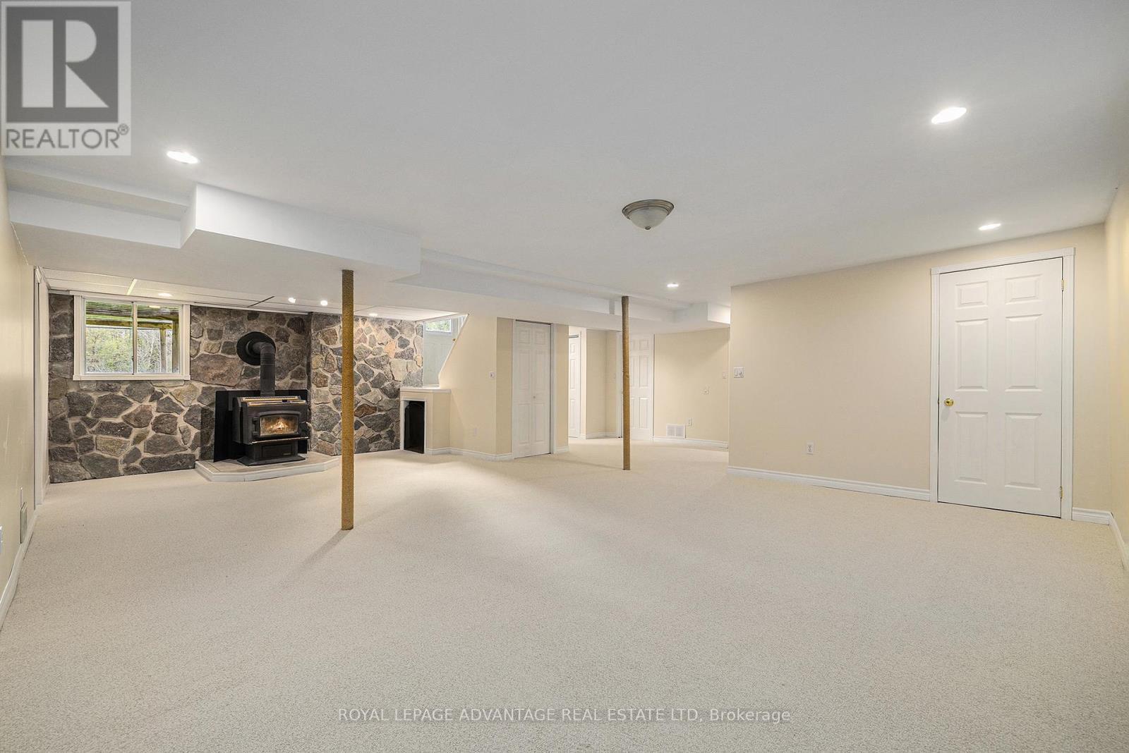 












2579 RIDEAU FERRY ROAD

,
Drummond/North Elmsley,




Ontario
K7H0G5

