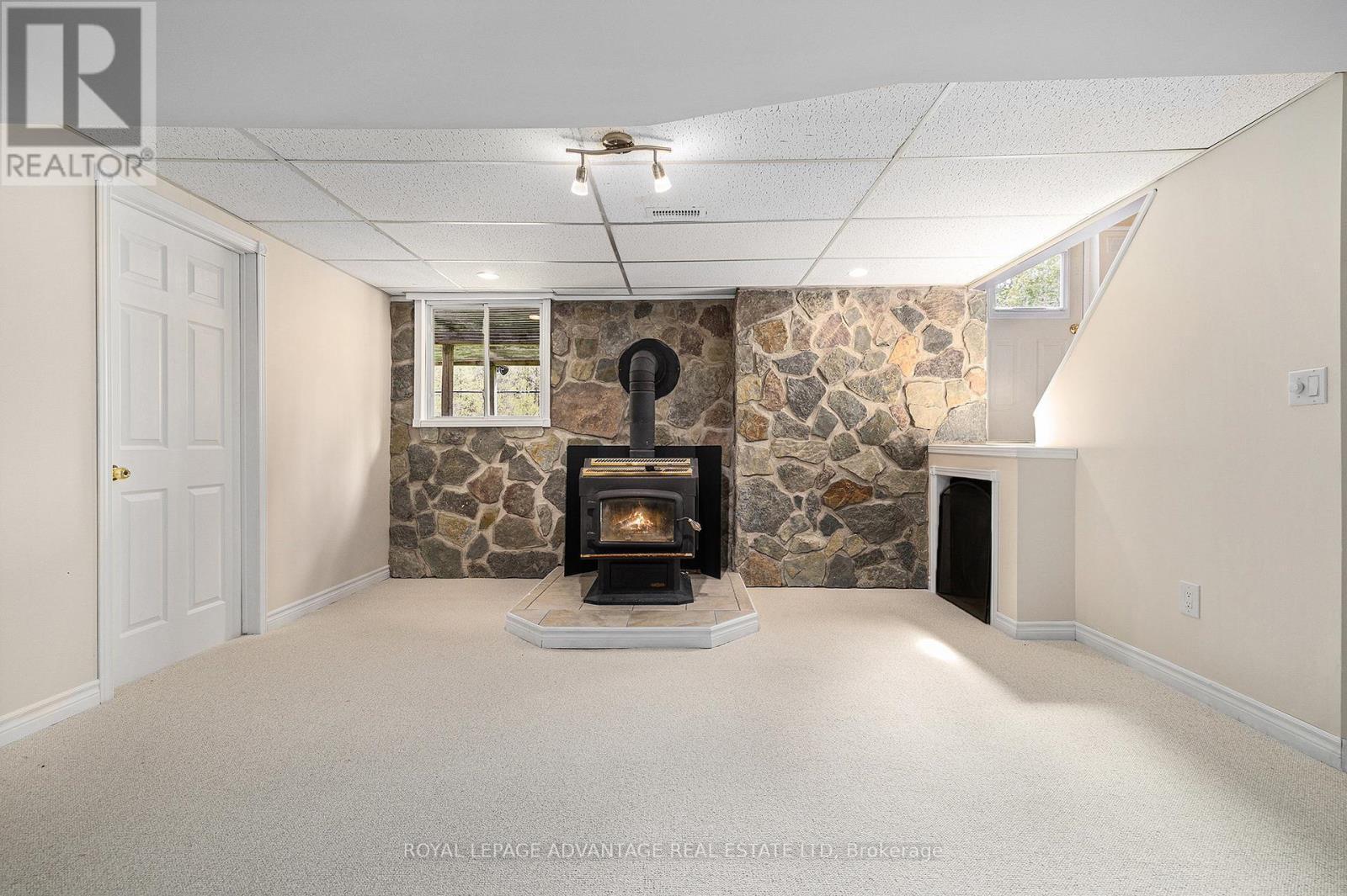 












2579 RIDEAU FERRY ROAD

,
Drummond/North Elmsley,




Ontario
K7H0G5

