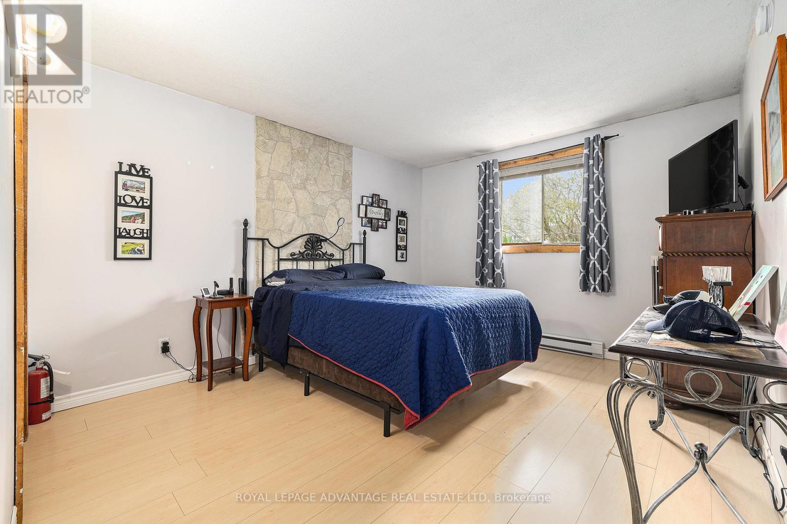 












2579 RIDEAU FERRY ROAD

,
Drummond/North Elmsley,




Ontario
K7H0G5

