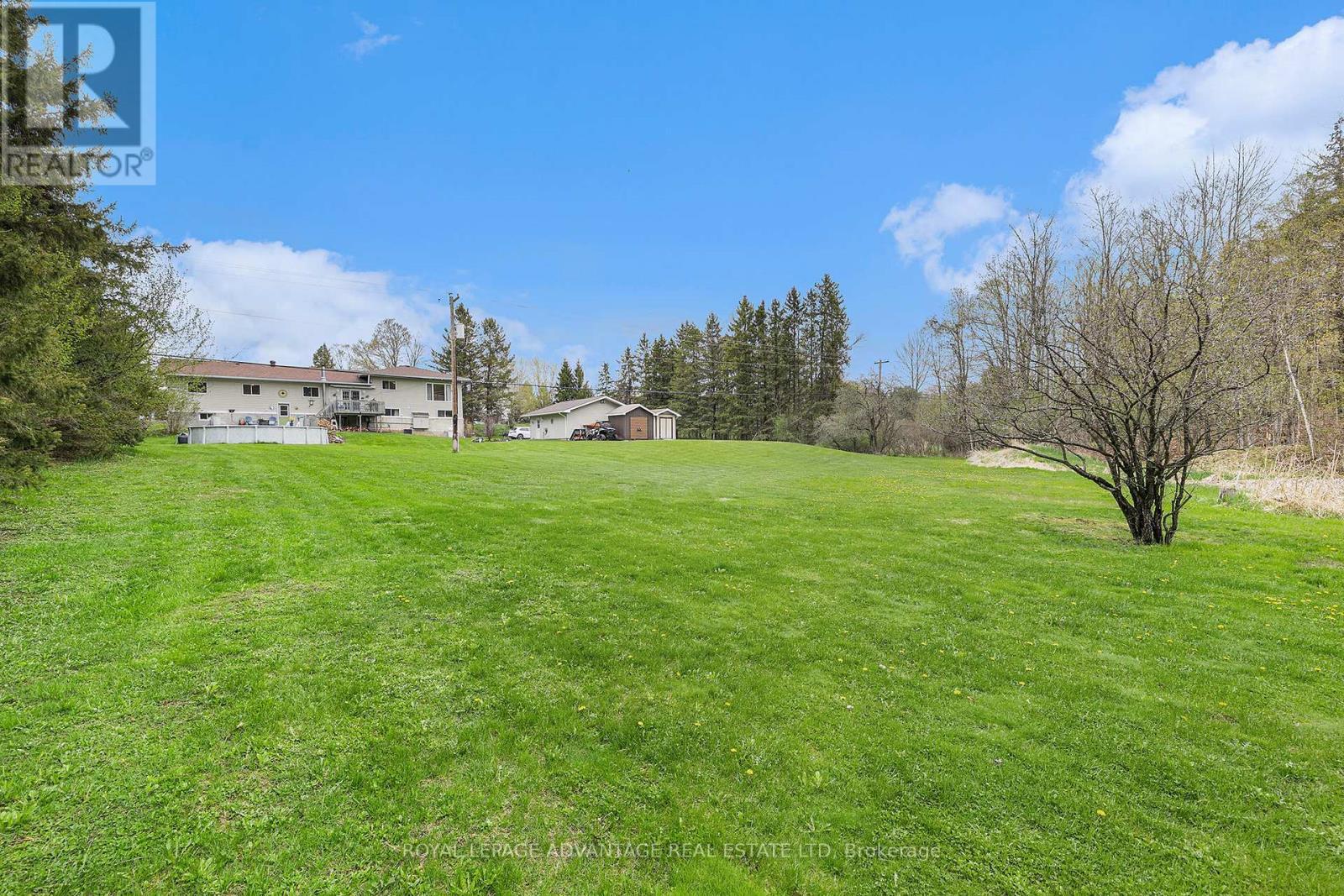 












2579 RIDEAU FERRY ROAD

,
Drummond/North Elmsley,




Ontario
K7H0G5

