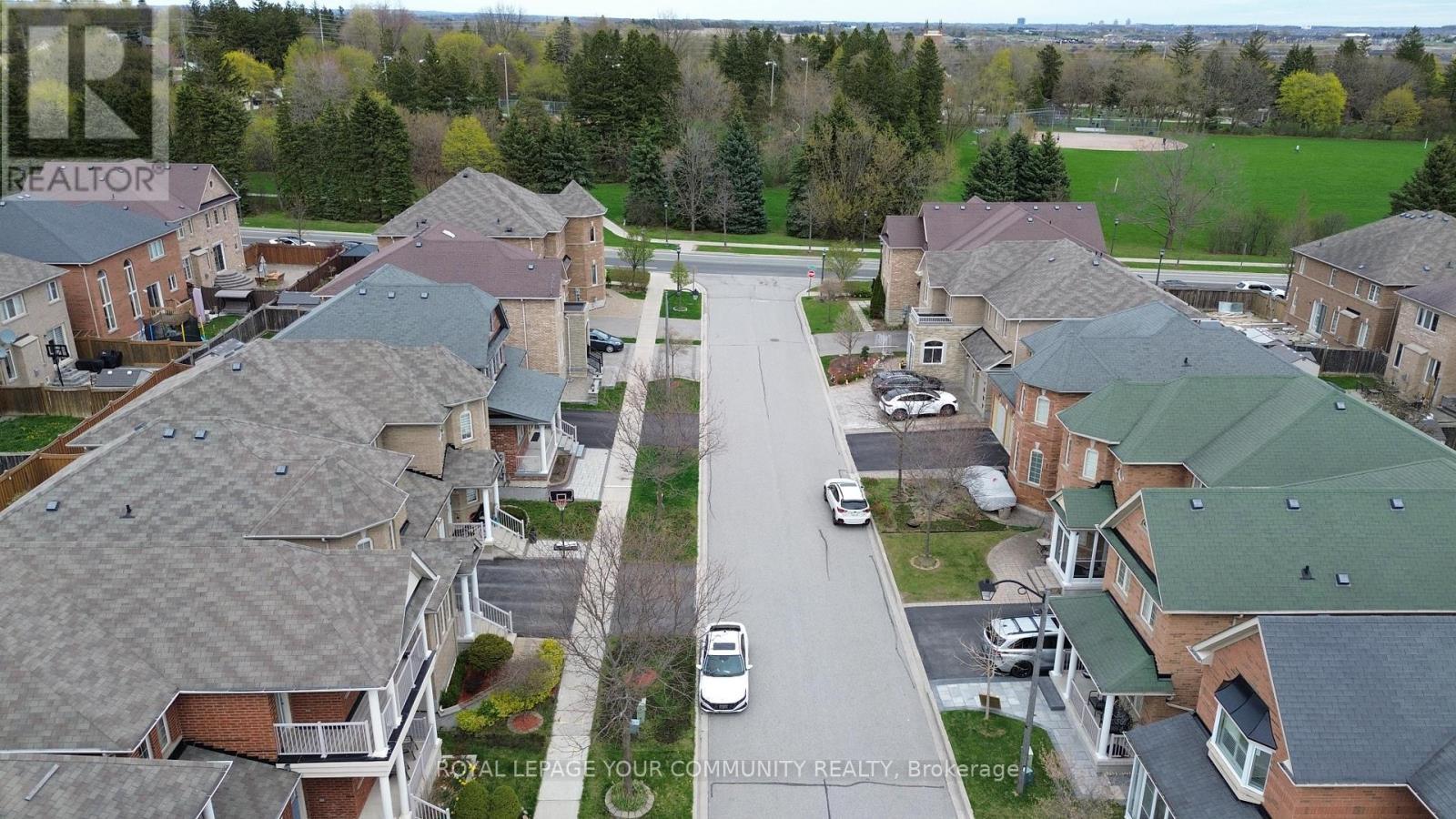 












18 SISINA AVENUE

,
Markham,




Ontario
L6C0H6


