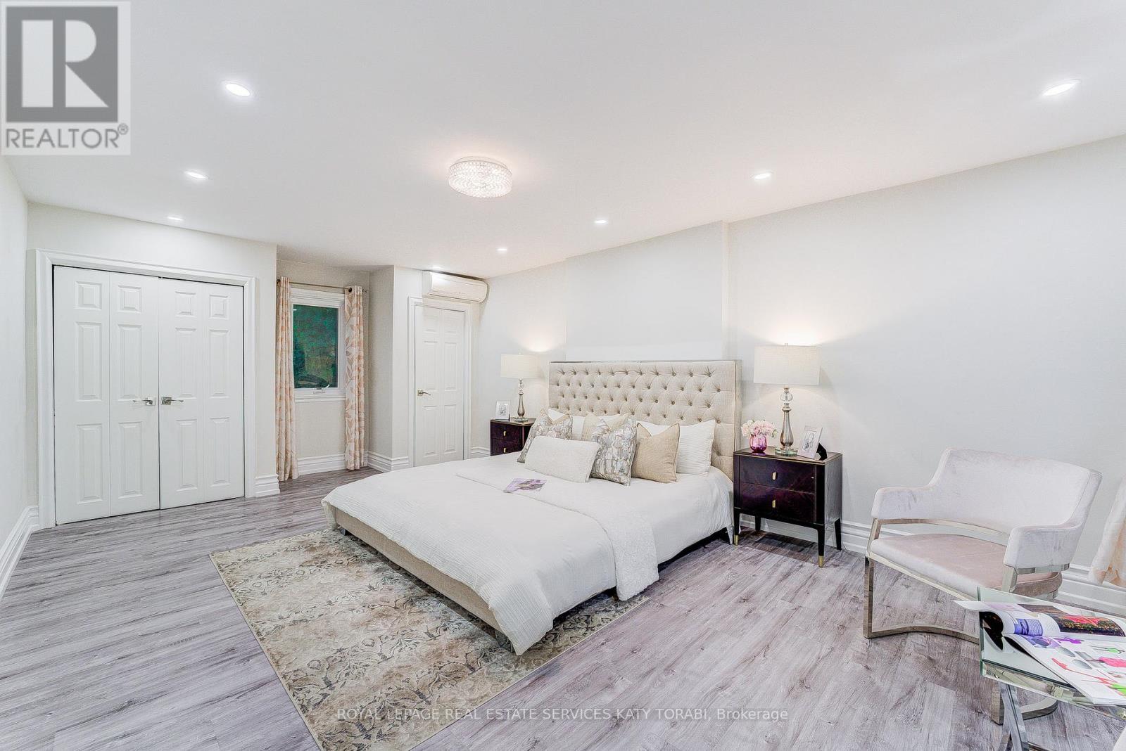 












603 SPADINA ROAD

,
Toronto,




Ontario
M5P2X1

