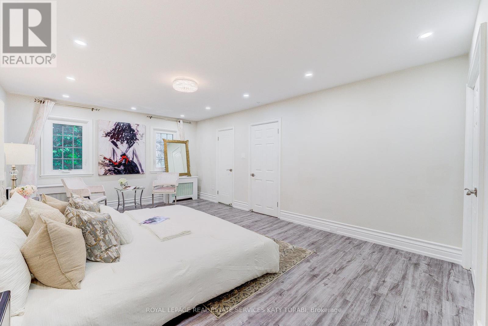 












603 SPADINA ROAD

,
Toronto,




Ontario
M5P2X1


