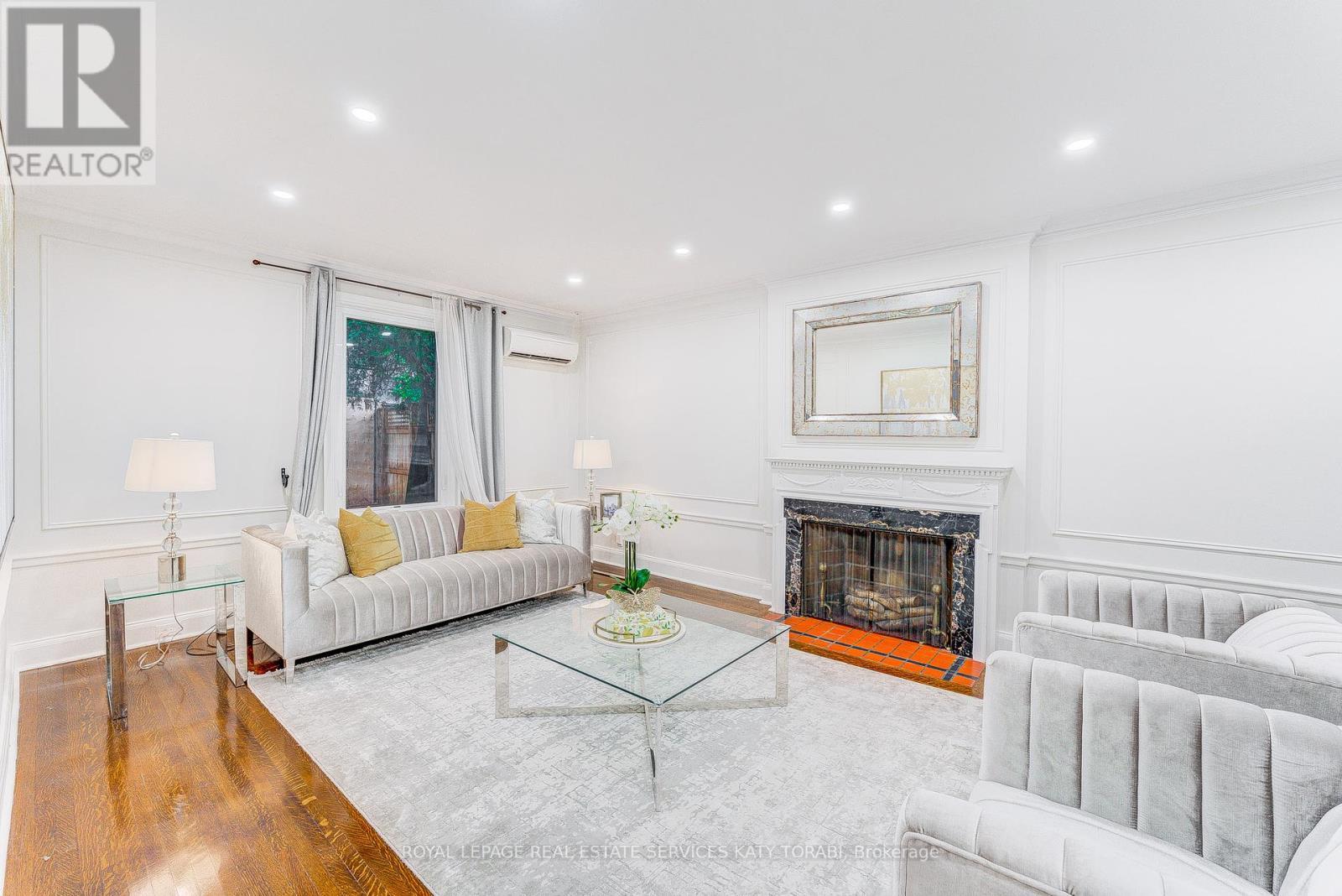 












603 SPADINA ROAD

,
Toronto,




Ontario
M5P2X1

