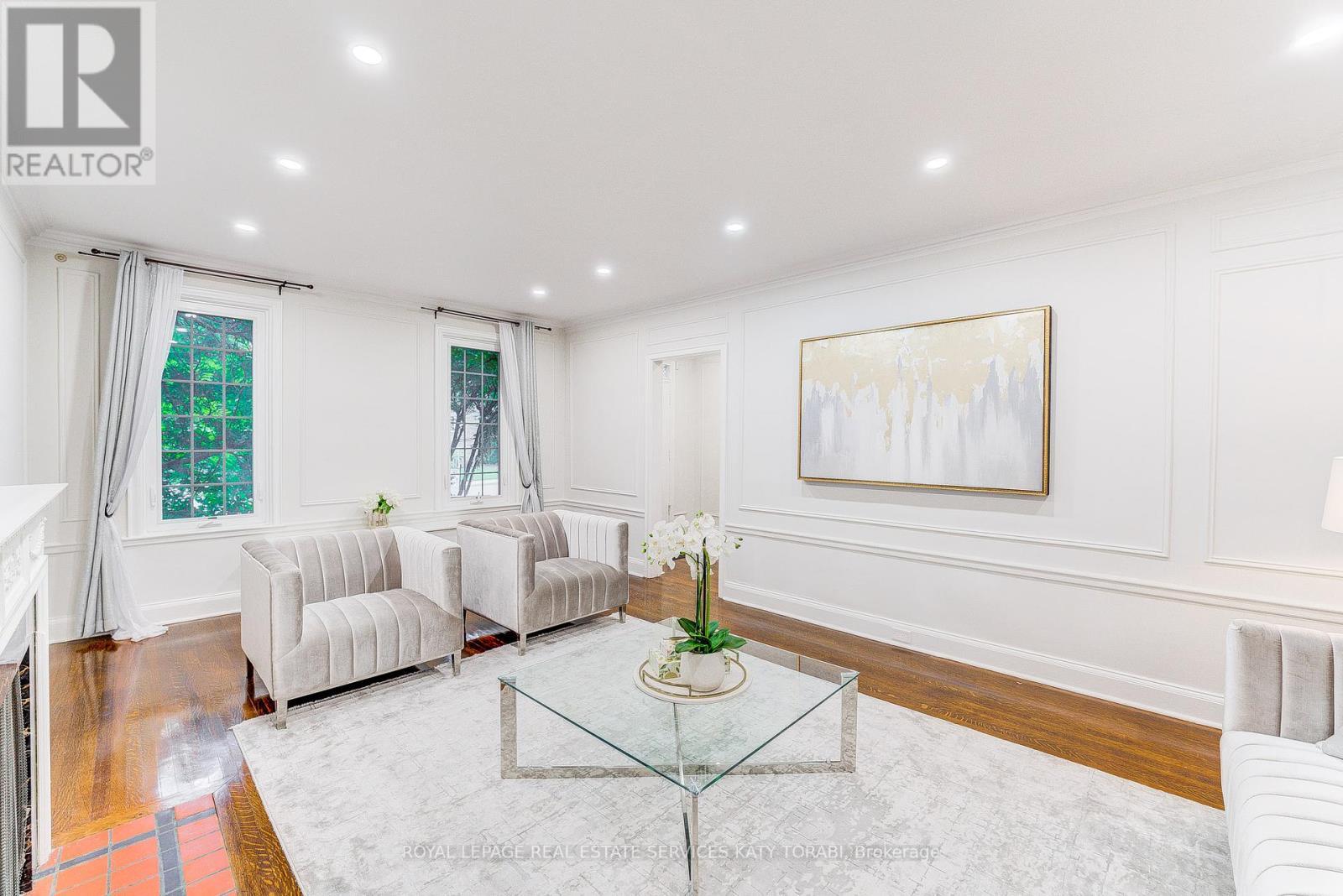 












603 SPADINA ROAD

,
Toronto,




Ontario
M5P2X1

