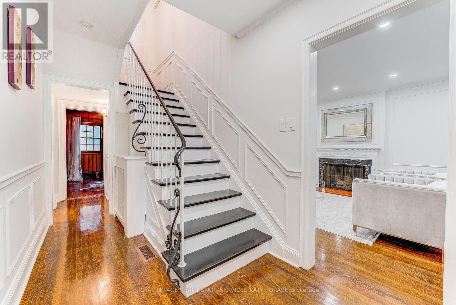 












603 SPADINA ROAD

,
Toronto,




Ontario
M5P2X1

