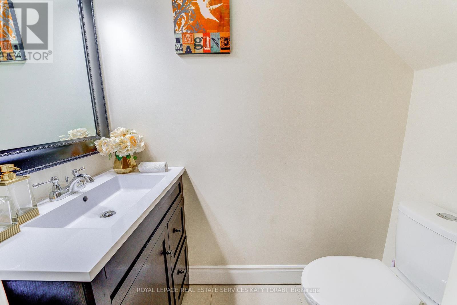 












603 SPADINA ROAD

,
Toronto,




Ontario
M5P2X1

