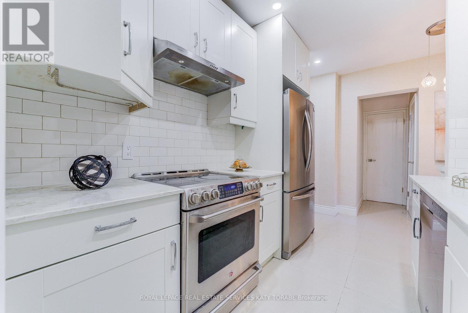 












603 SPADINA ROAD

,
Toronto,




Ontario
M5P2X1

