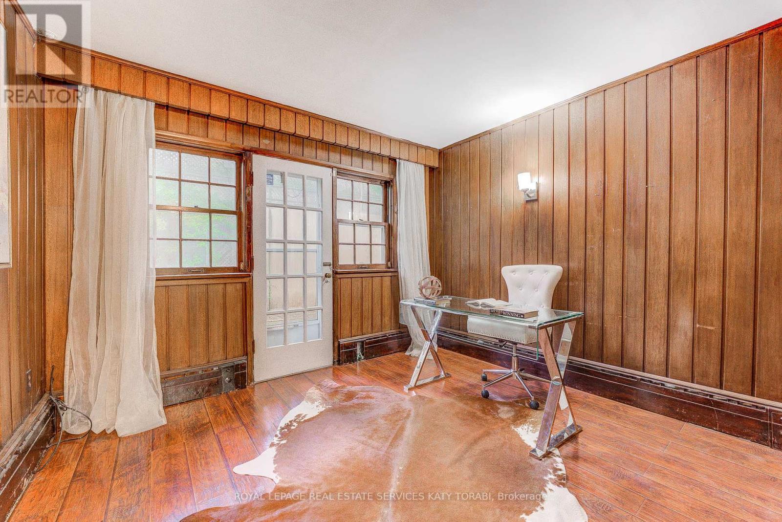 












603 SPADINA ROAD

,
Toronto,




Ontario
M5P2X1

