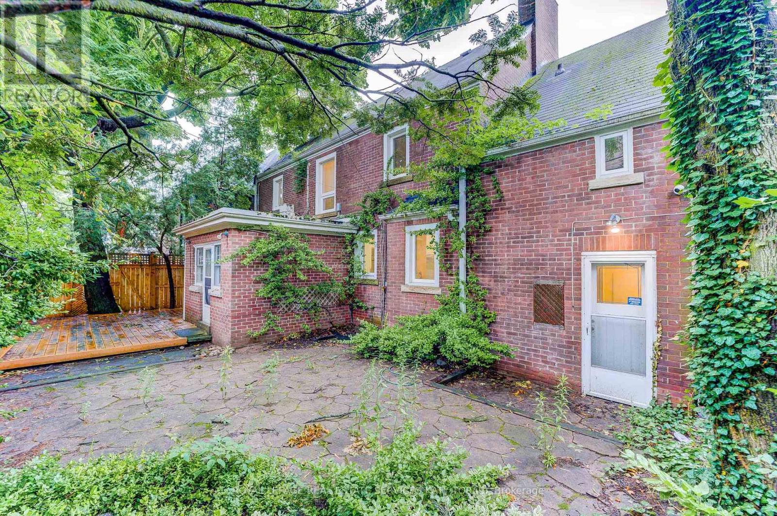 












603 SPADINA ROAD

,
Toronto,




Ontario
M5P2X1

