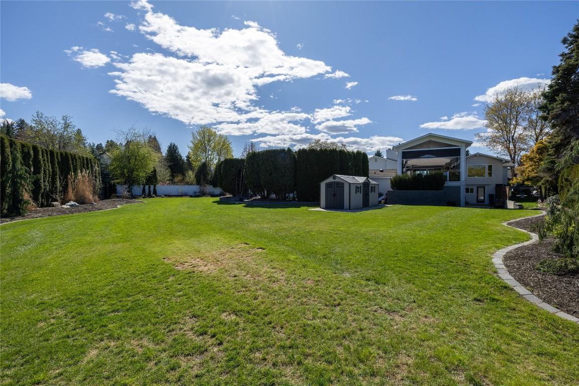 









771


Torrs

Road,
Kelowna,




BC
V1W 1B4


