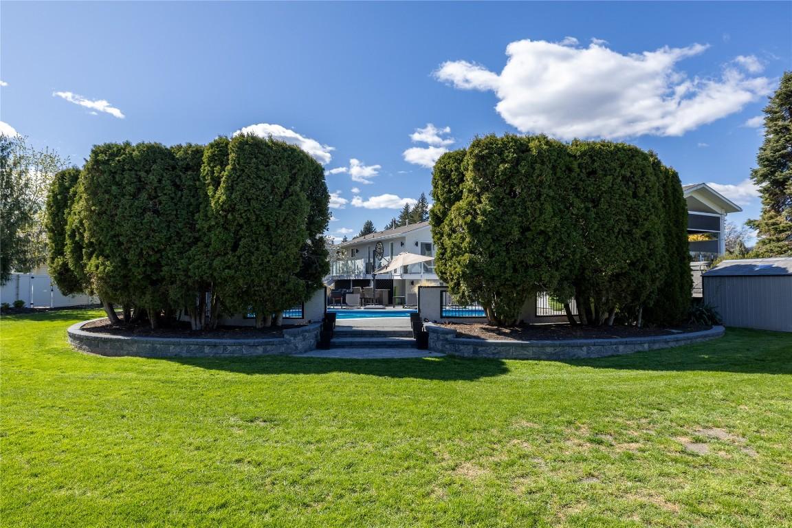 









771


Torrs

Road,
Kelowna,




BC
V1W 1B4

