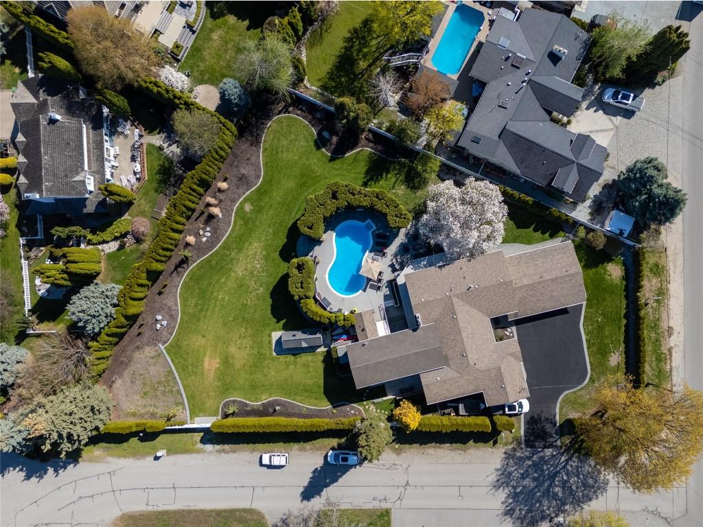 









771


Torrs

Road,
Kelowna,




BC
V1W 1B4

