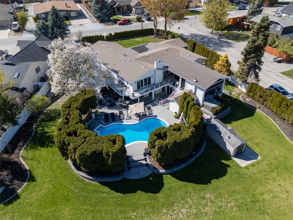 









771


Torrs

Road,
Kelowna,




BC
V1W 1B4

