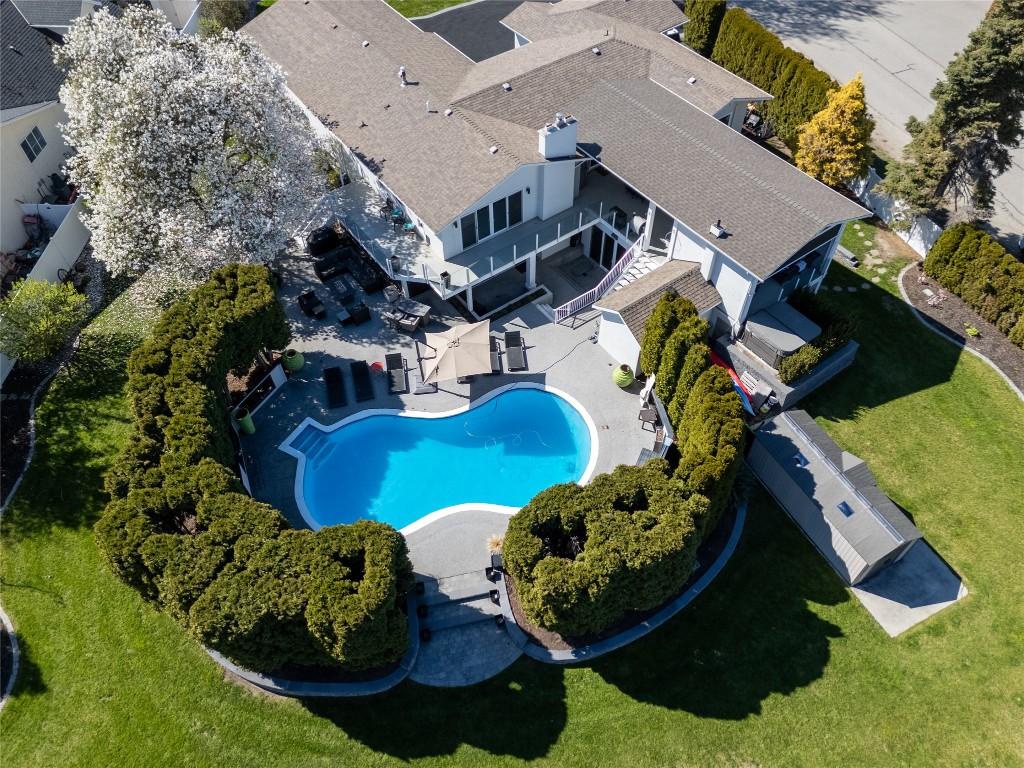 









771


Torrs

Road,
Kelowna,




BC
V1W 1B4

