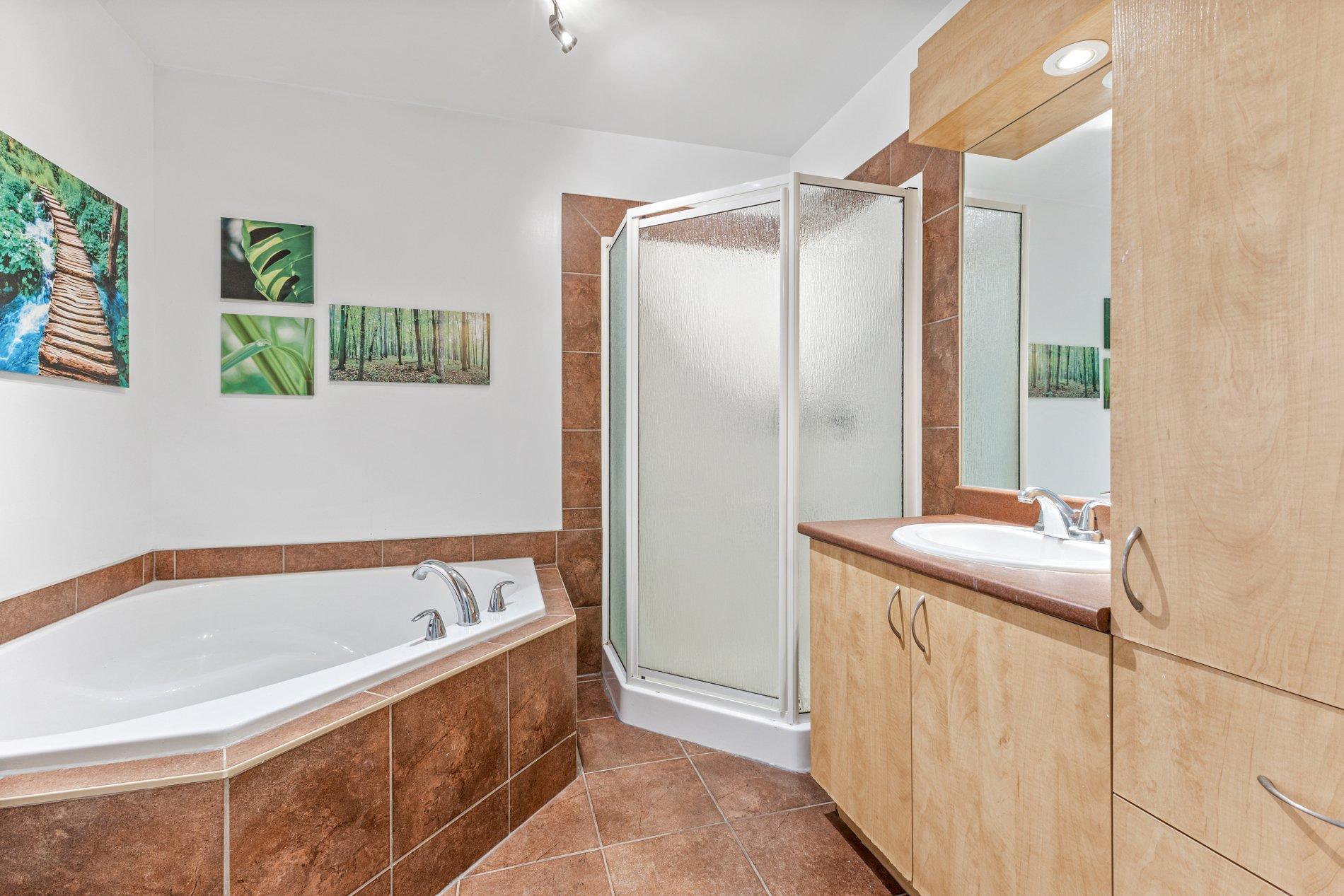 









4643


Boul. Dagenais O.

,
Laval (Fabreville),




QC
H7R1L7

