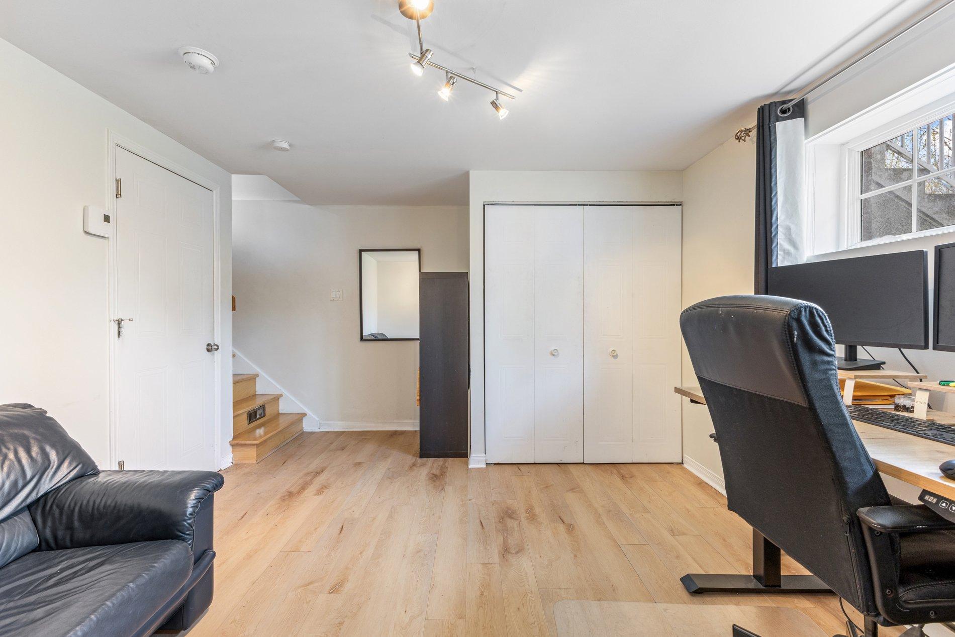 









4643


Boul. Dagenais O.

,
Laval (Fabreville),




QC
H7R1L7

