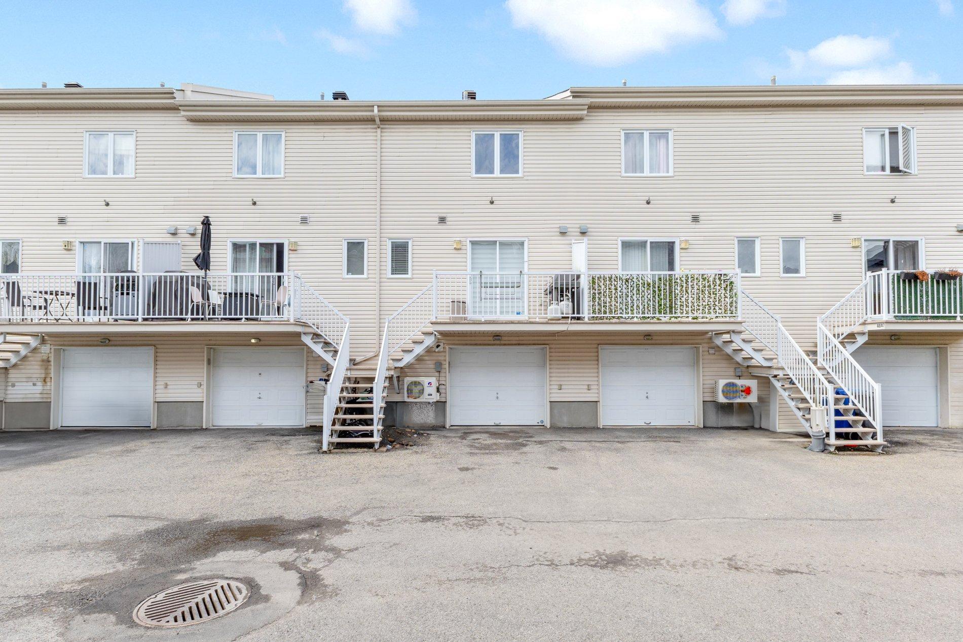 









4643


Boul. Dagenais O.

,
Laval (Fabreville),




QC
H7R1L7

