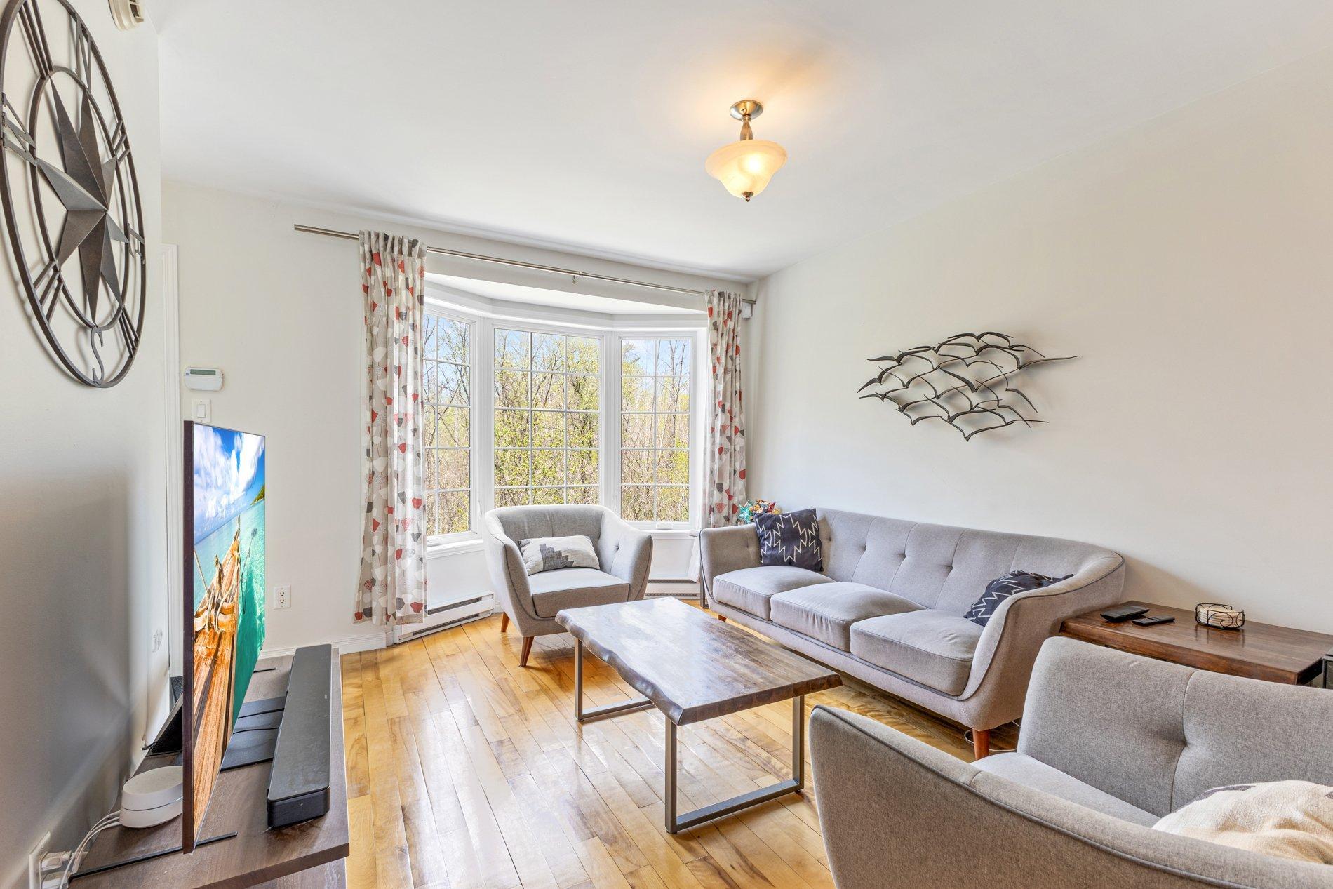 









4643


Boul. Dagenais O.

,
Laval (Fabreville),




QC
H7R1L7

